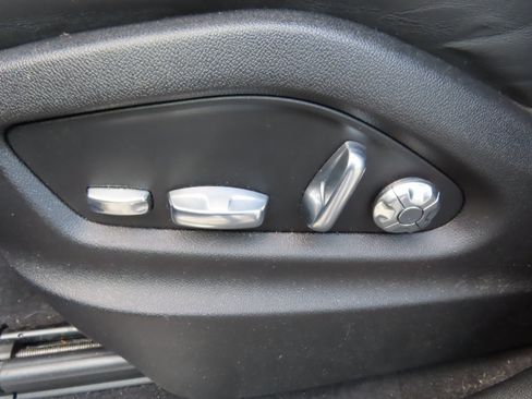 Used 2021 Porsche Cayenne Coupe image 28