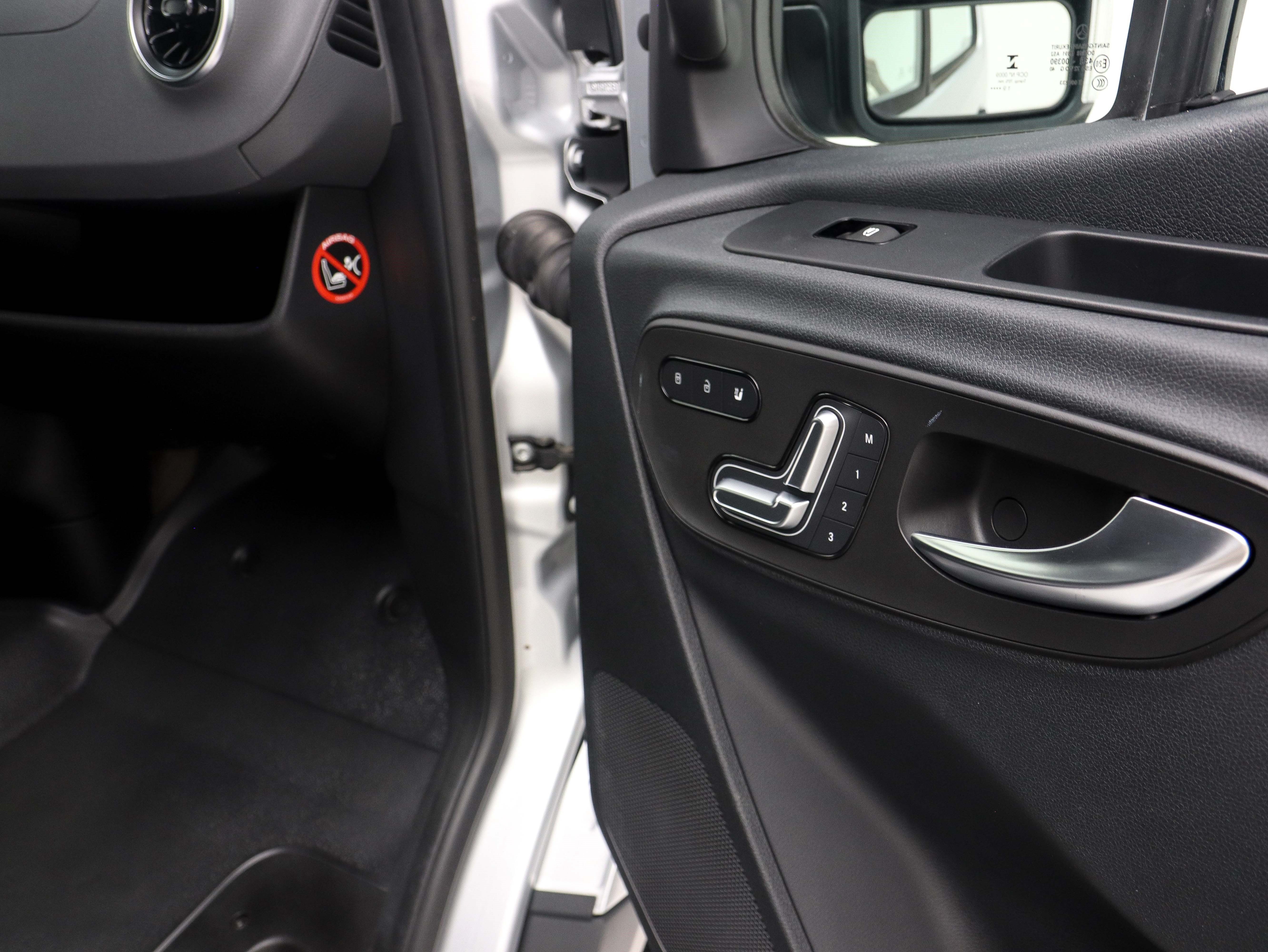 Used 2019 Mercedes-Benz Sprinter 4x4 144 image 19