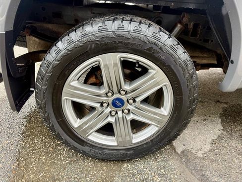 Used 2018 Ford F150 XLT w/ Equipment Group 302A Luxury AWD/4WD image 11