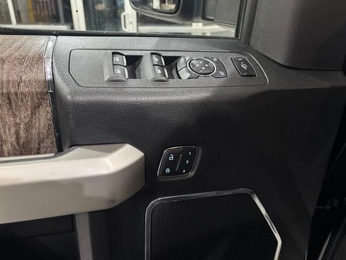 Used 2017 Ford F250 Lariat w/ Lariat Ultimate Package AWD/4WD image 12