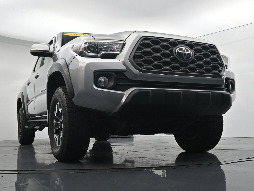 Used 2021 Toyota Tacoma TRD Off-Road AWD/4WD image 36