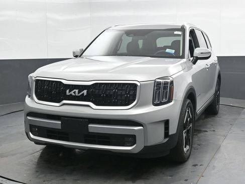 Used 2023 Kia Telluride EX AWD/4WD image 6