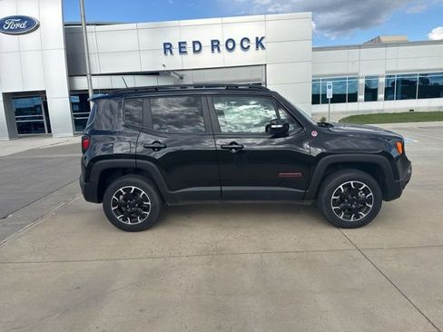 Used 2023 Jeep Renegade Trailhawk AWD/4WD image 2