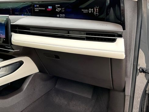 Used 2024 Lincoln Nautilus Black Label image 21