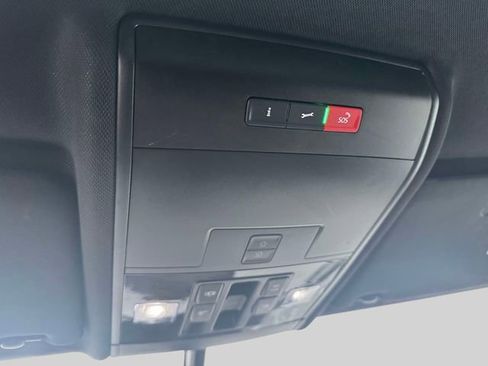 Used 2020 Volkswagen Atlas Cross Sport SE w/ Panoramic Sunroof Package image 38