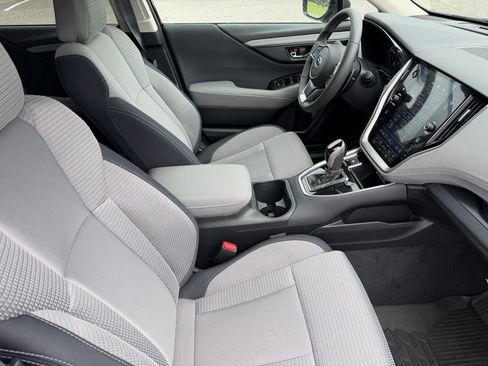 Used 2025 Subaru Outback Premium w/ Popular Package #1A image 17