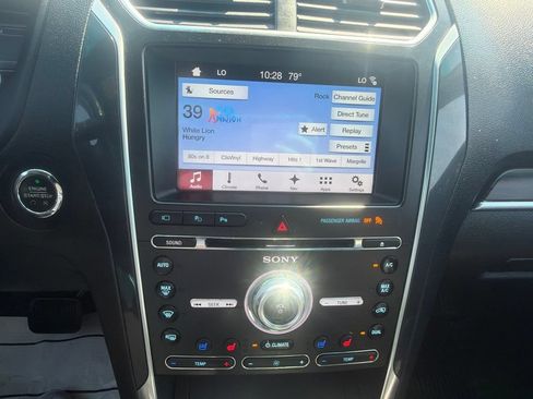 Used 2017 Ford Explorer Limited w/ Equipment Group 301A AWD/4WD image 15
