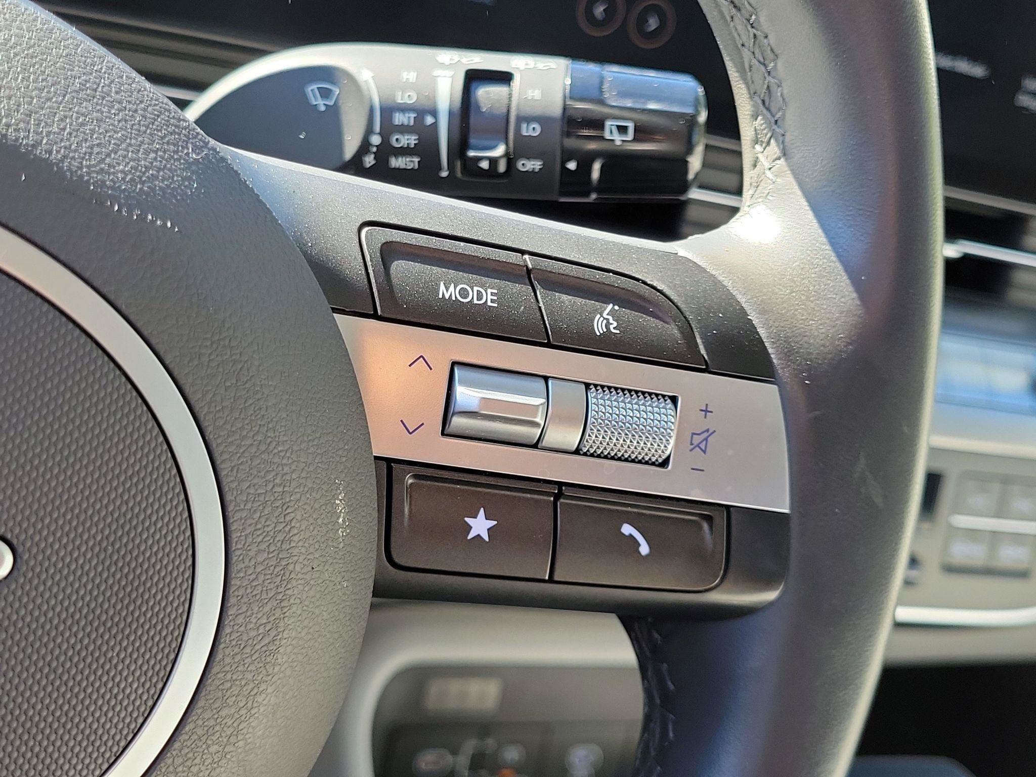 Used 2025 Hyundai Kona SEL AWD/4WD image 12