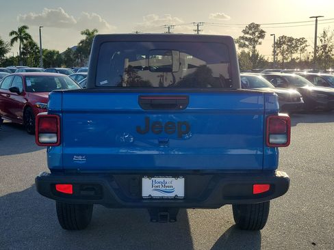 Used 2022 Jeep Gladiator Sport image 5