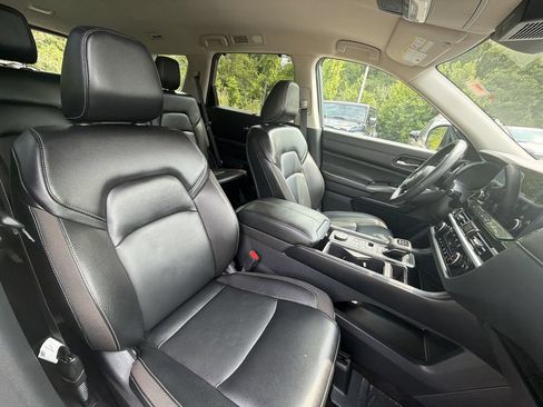Certified 2023 Nissan Pathfinder SL w/ Black Appearance Package AWD/4WD image 27