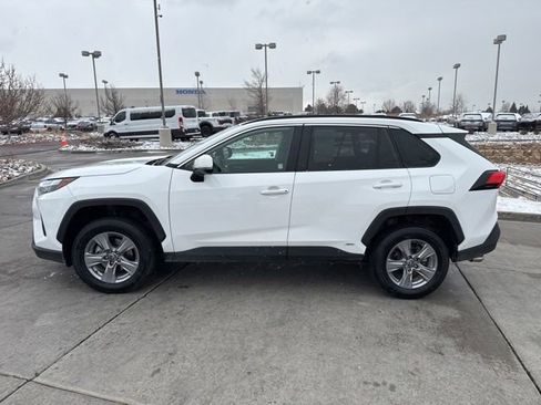 Used 2025 Toyota RAV4 XLE image 4