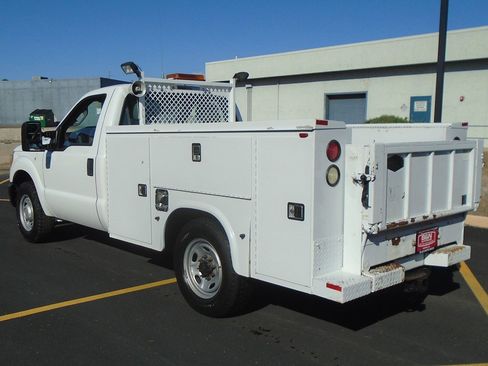 Used 2014 Ford F250 XL image 3