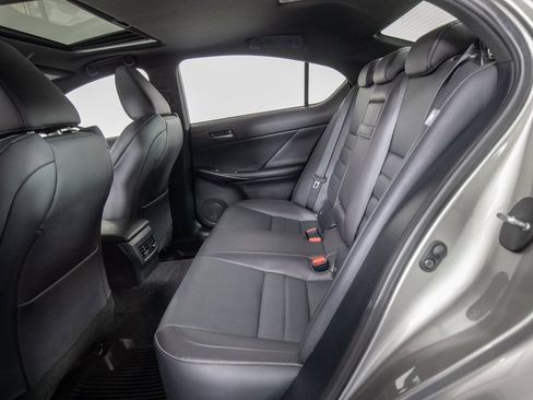 Used 2022 Lexus IS 350 F Sport image 11