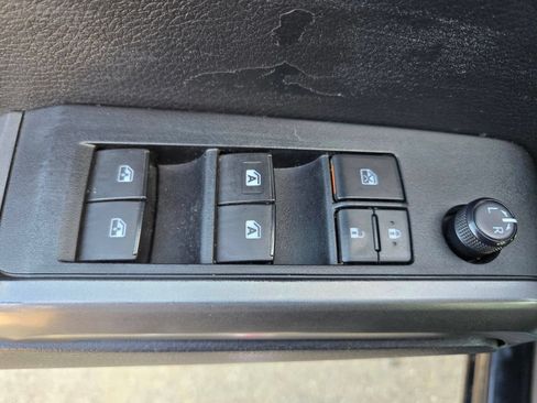 Used 2020 Toyota Tacoma TRD Off-Road AWD/4WD image 15