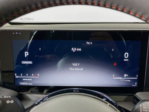 Used 2025 Nissan Kicks SR FWD image 17