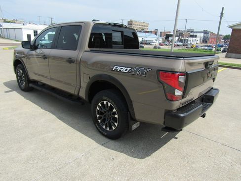 Used 2021 Nissan Titan PRO-4X w/ Pro-4x Convenience Package image 5