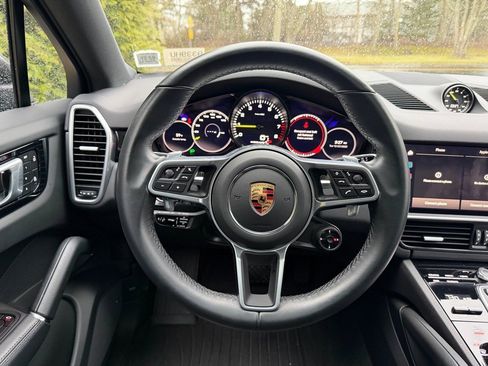 Used 2022 Porsche Cayenne E-Hybrid Coupe image 21