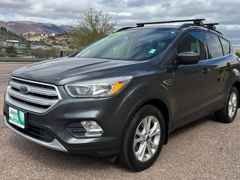 Used 2018 Ford Escape SE image 18