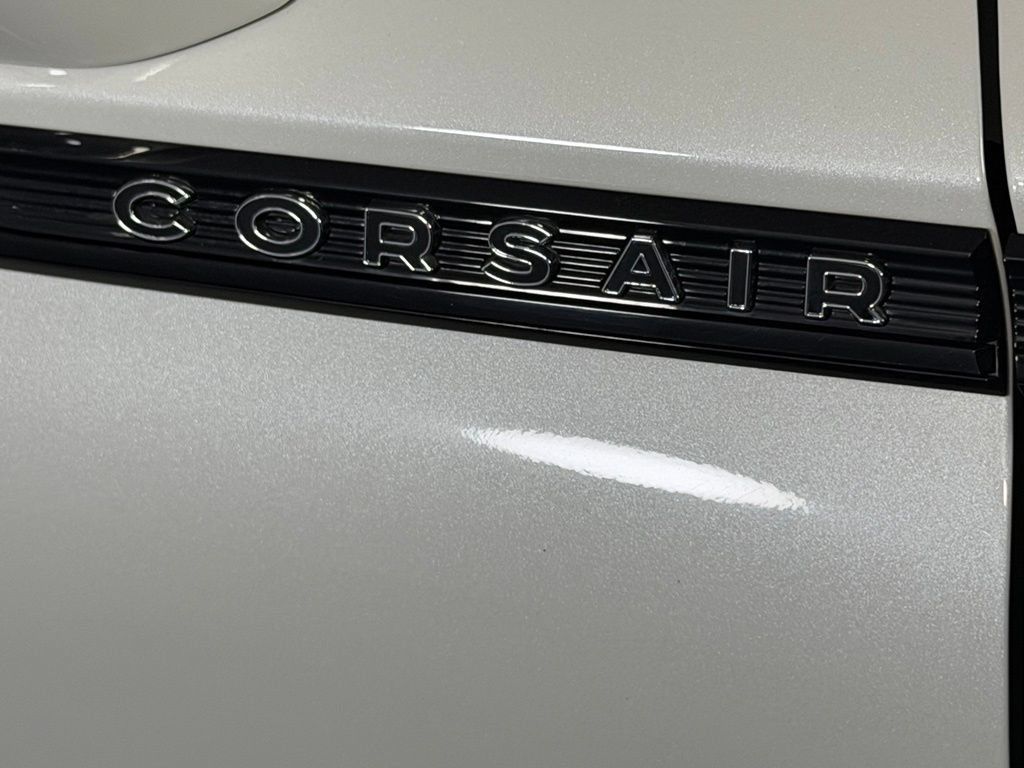 Used 2023 Lincoln Corsair Reserve w/ Equipment Group 201A FWD image 12