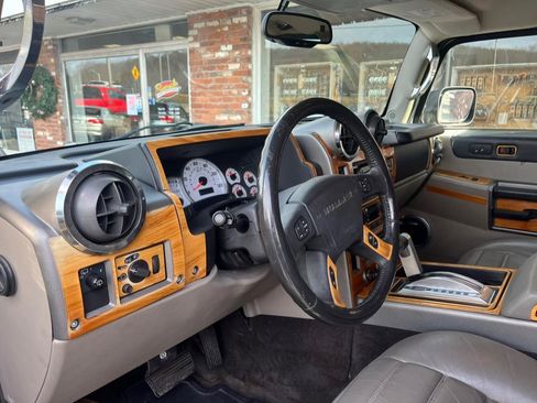 Used 2003 HUMMER H2 w/ Preferred Equipment Group AWD/4WD image 7