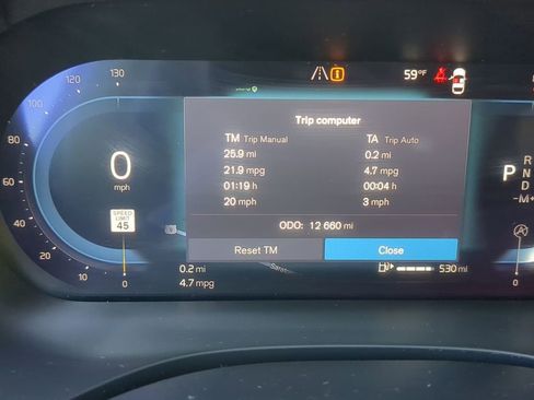 Used 2025 Volvo XC60 B5 Plus image 15