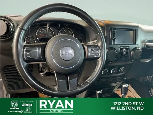 Used 2017 Jeep Wrangler Unlimited Sahara AWD/4WD image 16