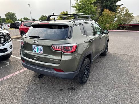 Used 2018 Jeep Compass Sport AWD/4WD image 6