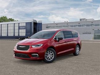 New 2026 Chrysler Pacifica Select video 1