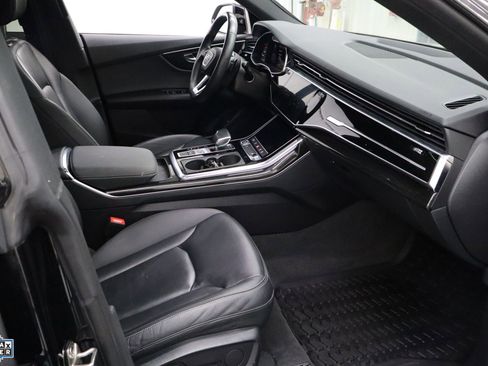 Used 2022 Audi Q8 Premium image 29