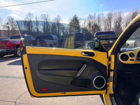 Used 2012 Volkswagen Beetle 2.5 image 9