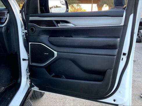 Used 2023 Jeep Wagoneer Series II image 21