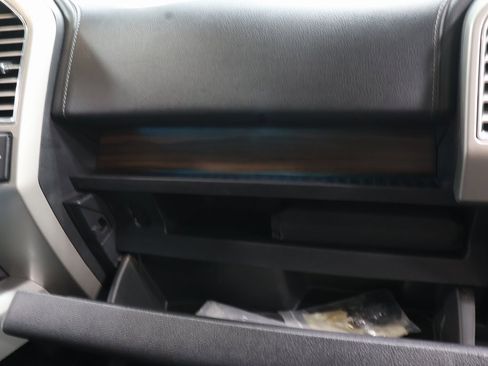 Used 2016 Ford F150 Lariat w/ Equipment Group 502A Luxury image 29