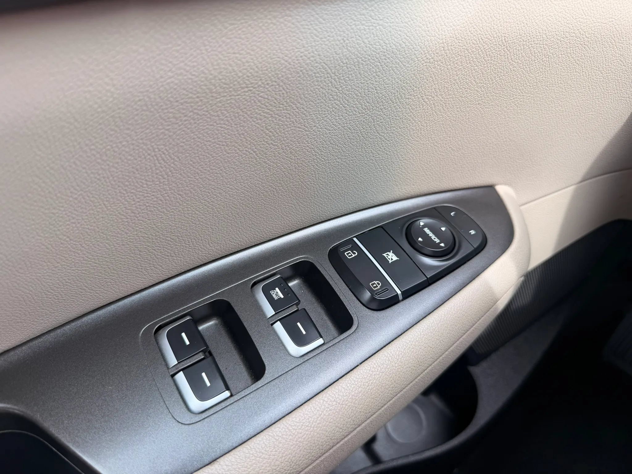 Used 2016 Kia Optima LX FWD image 12