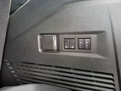 Used 2024 Chevrolet Tahoe Premier image 32