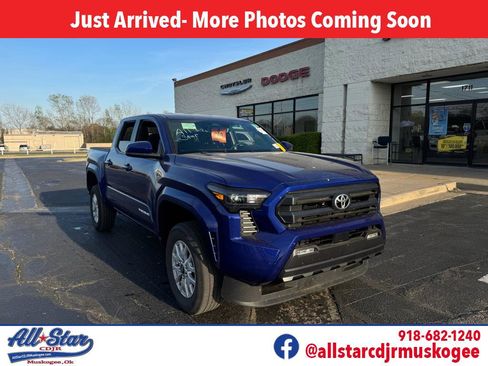 Used 2024 Toyota Tacoma SR5 image 1