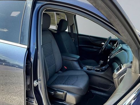 Used 2018 Chevrolet Equinox LT FWD image 30