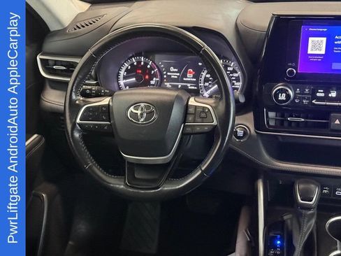 Used 2023 Toyota Highlander LE FWD image 14