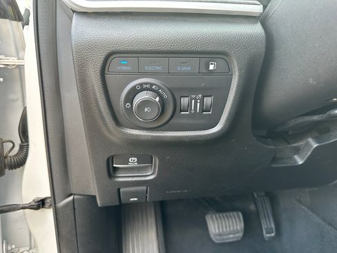 Used 2024 Jeep Grand Cherokee Limited 4xe image 21