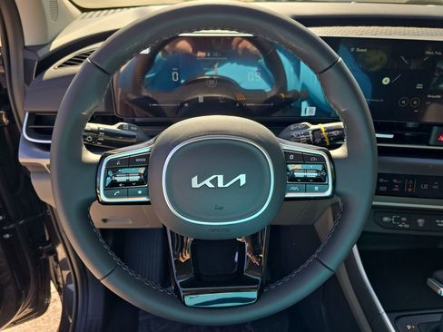 New 2026 Kia Carnival FWD image 29