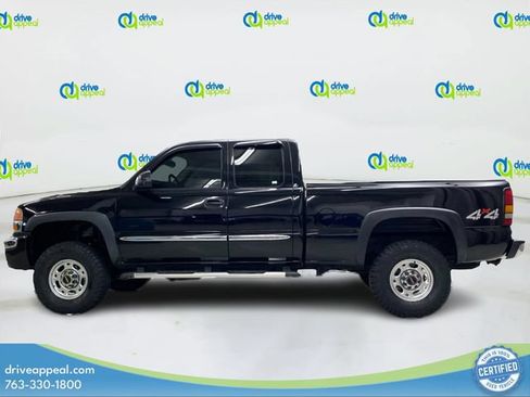 Used 2004 GMC Sierra 2500 SLT w/ Skid Plate Package AWD/4WD image 8