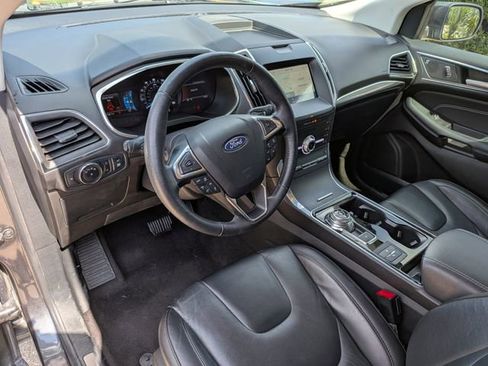 Used 2020 Ford Edge Titanium FWD image 12