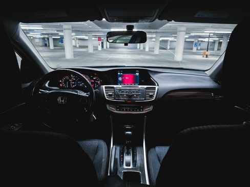 Used 2015 Honda Accord Sport image 3