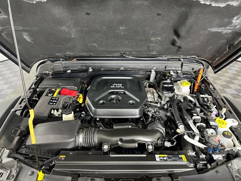 Used 2023 Jeep Wrangler Unlimited Rubicon 4xe AWD/4WD image 31