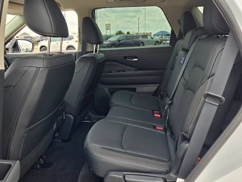 New 2026 Nissan Pathfinder SL FWD image 6