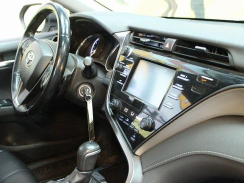 Used 2019 Toyota Camry SE image 7