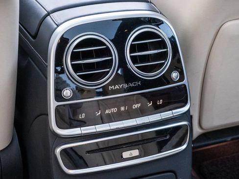 Used 2018 Mercedes-Benz Maybach S 560 4MATIC image 42