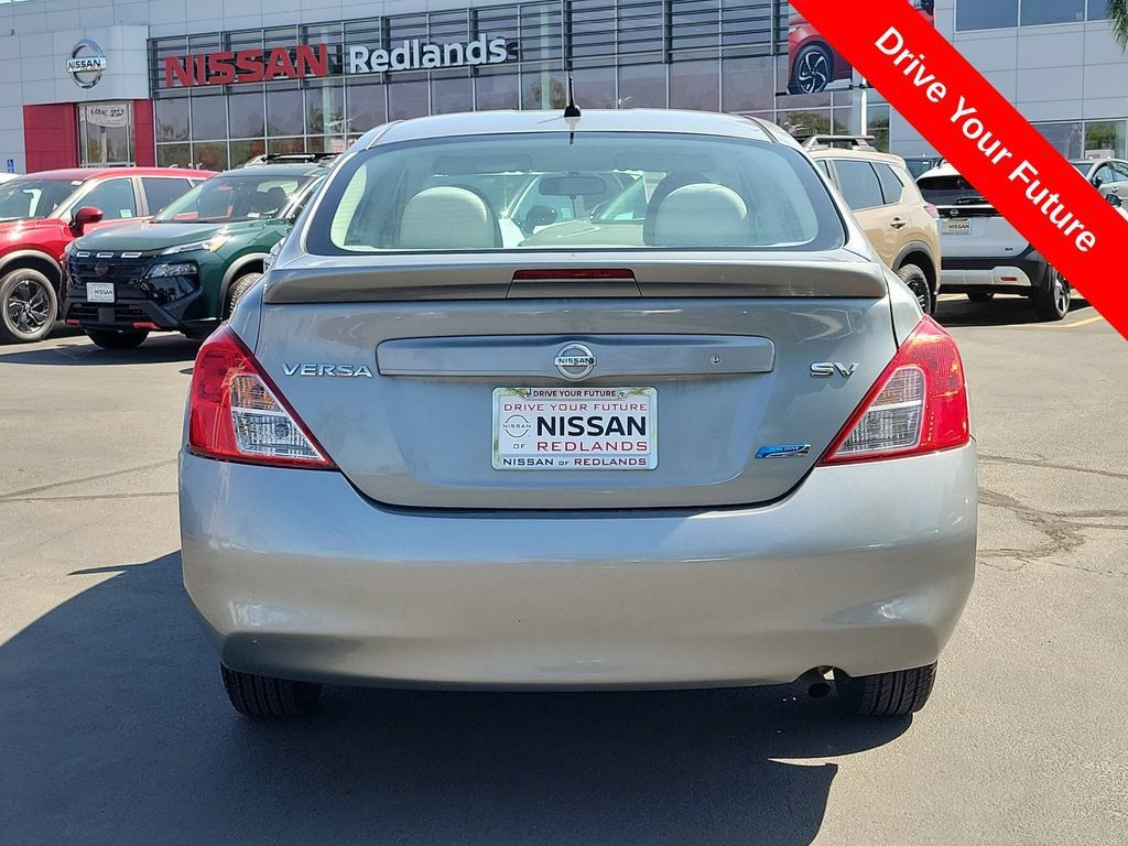 Used 2014 Nissan Versa SV FWD image 37