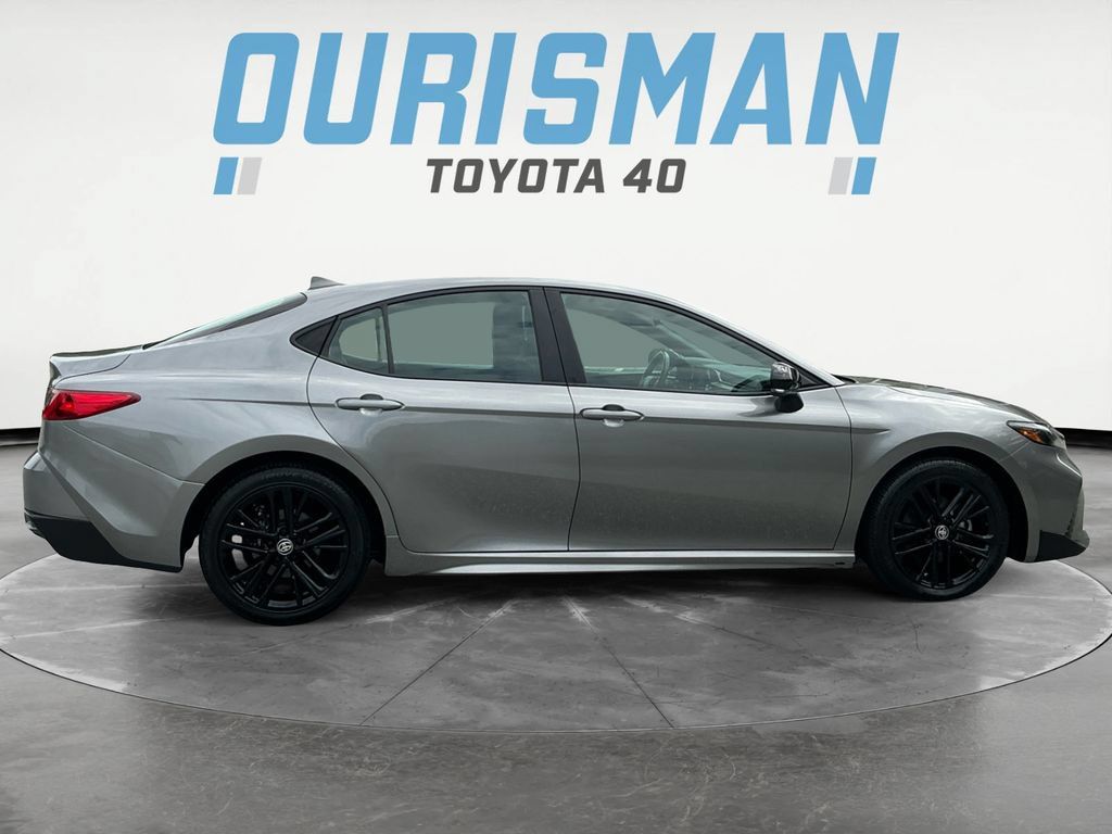 Used 2025 Toyota Camry SE FWD image 8