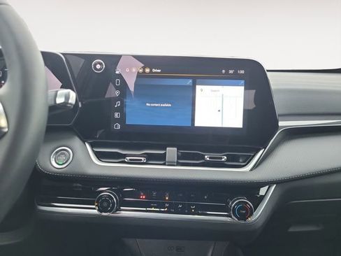 Used 2026 Chevrolet Equinox LT image 15