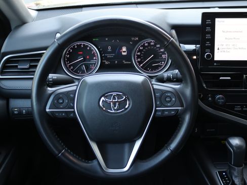 Used 2022 Toyota Camry XLE FWD image 25